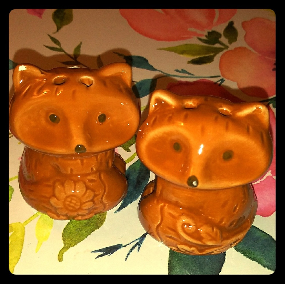 Fox salt and pepper shaker set